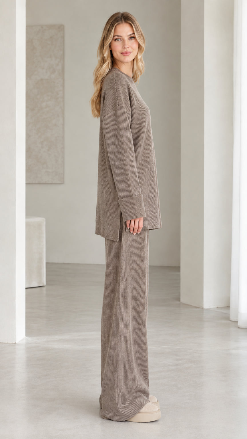 Side profile view of model wearing taupe ribbed knit lounge set